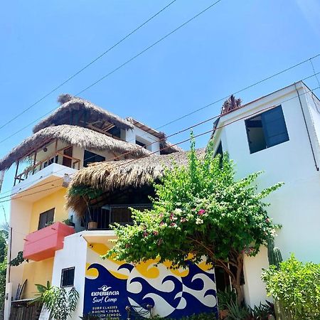 Experiencia Surf Camp Pansiyon Brisas de Zicatela Dış mekan fotoğraf