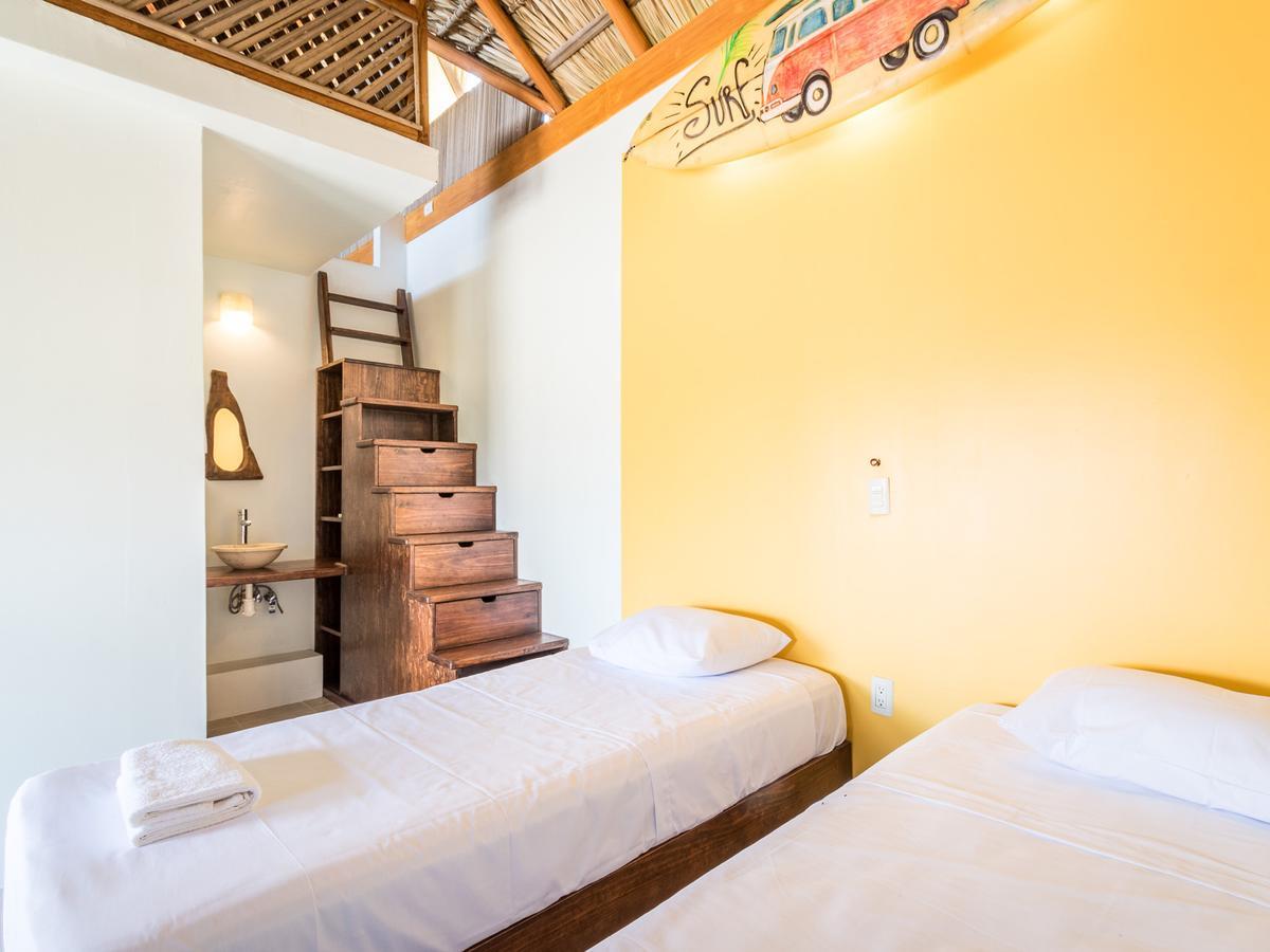 Experiencia Surf Camp Pansiyon Brisas de Zicatela Dış mekan fotoğraf