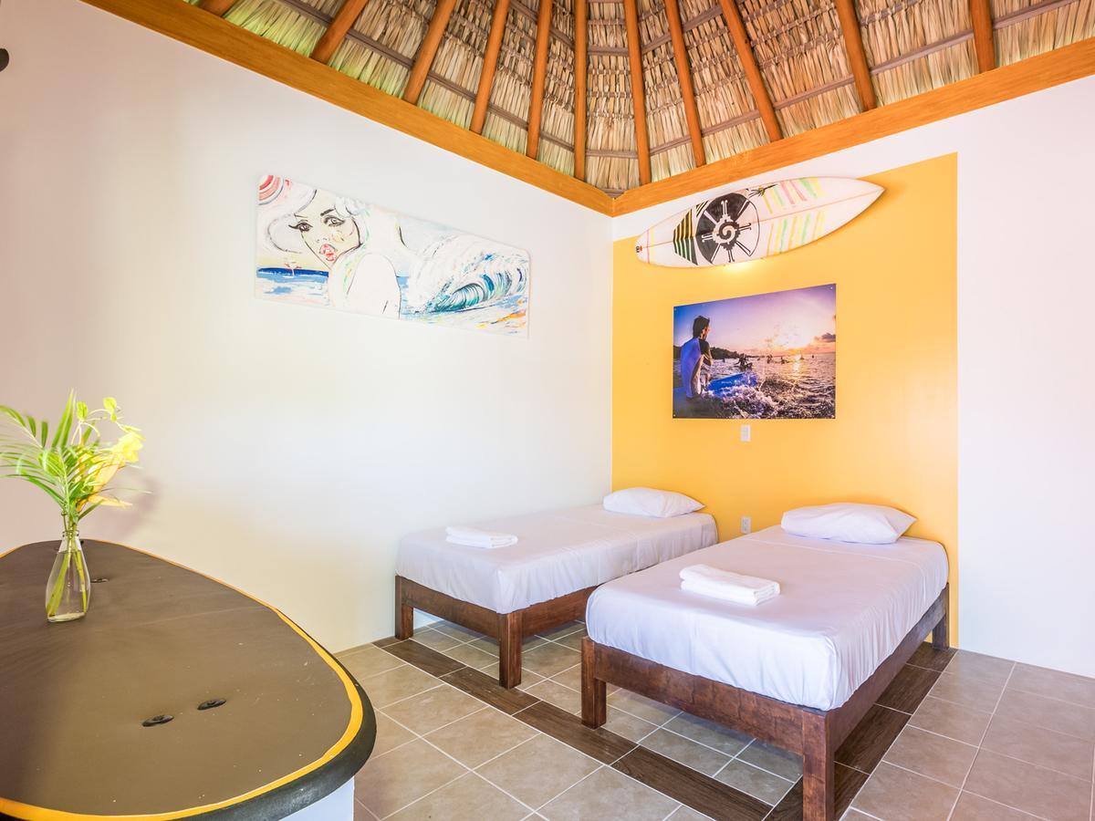 Experiencia Surf Camp Pansiyon Brisas de Zicatela Dış mekan fotoğraf