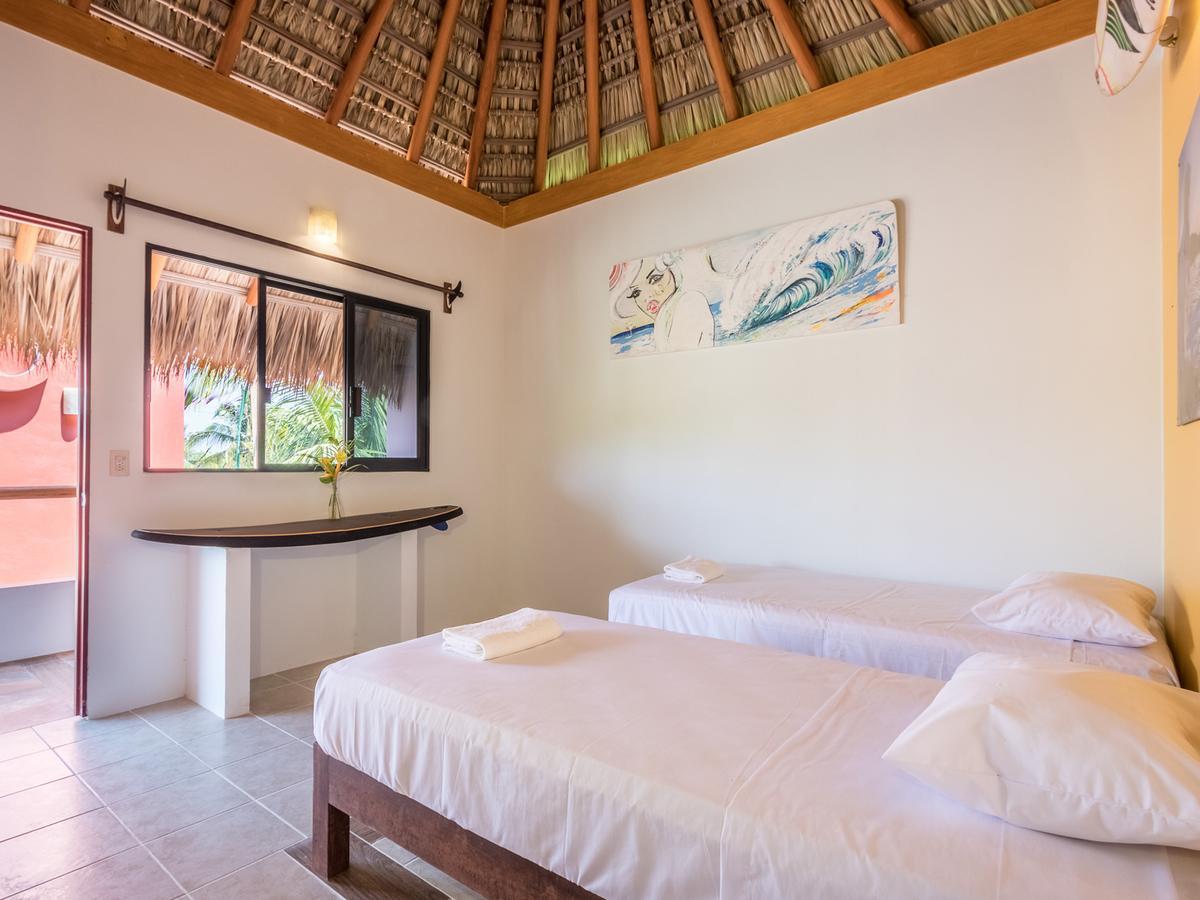 Experiencia Surf Camp Pansiyon Brisas de Zicatela Dış mekan fotoğraf