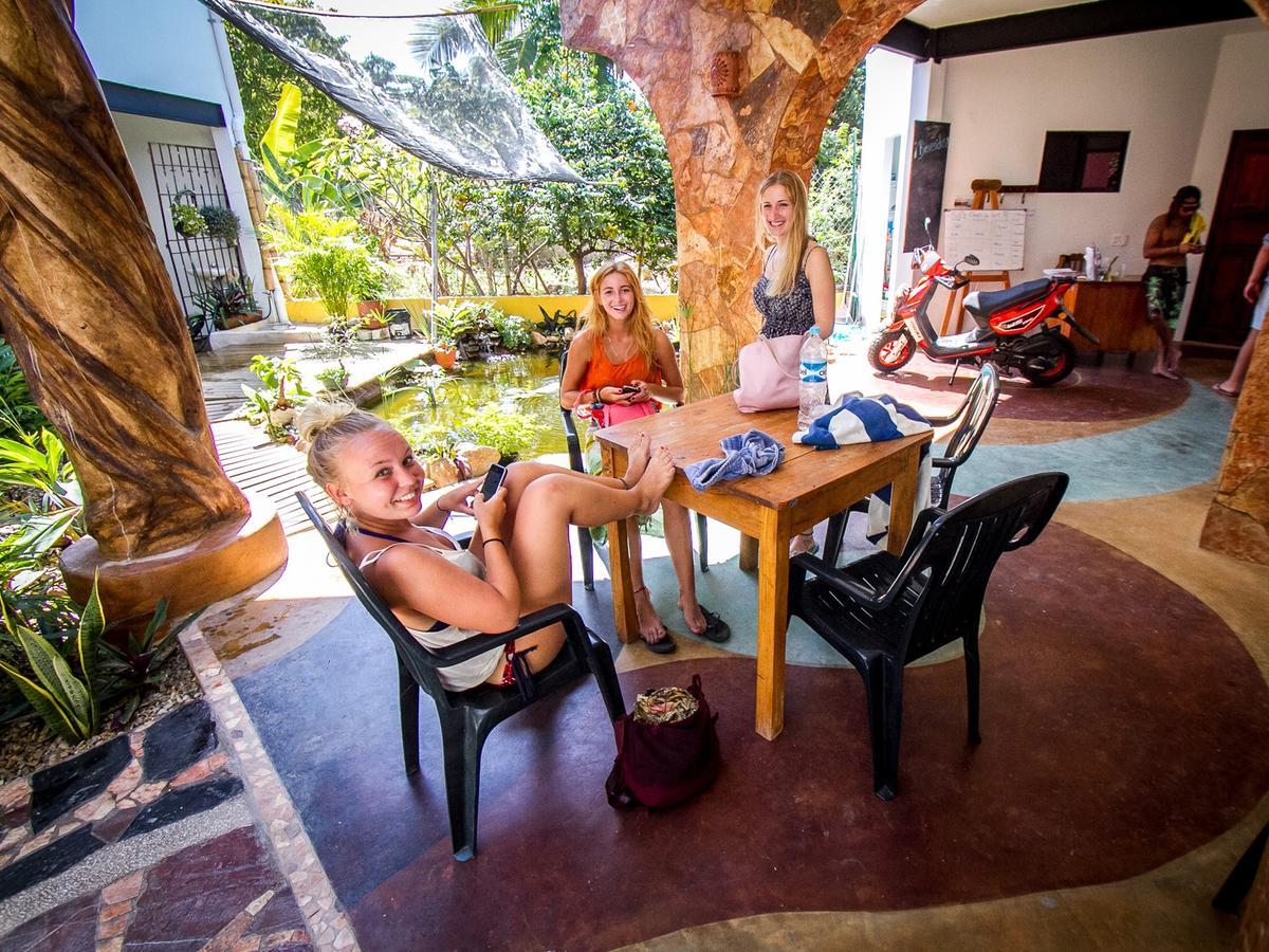 Experiencia Surf Camp Pansiyon Brisas de Zicatela Dış mekan fotoğraf
