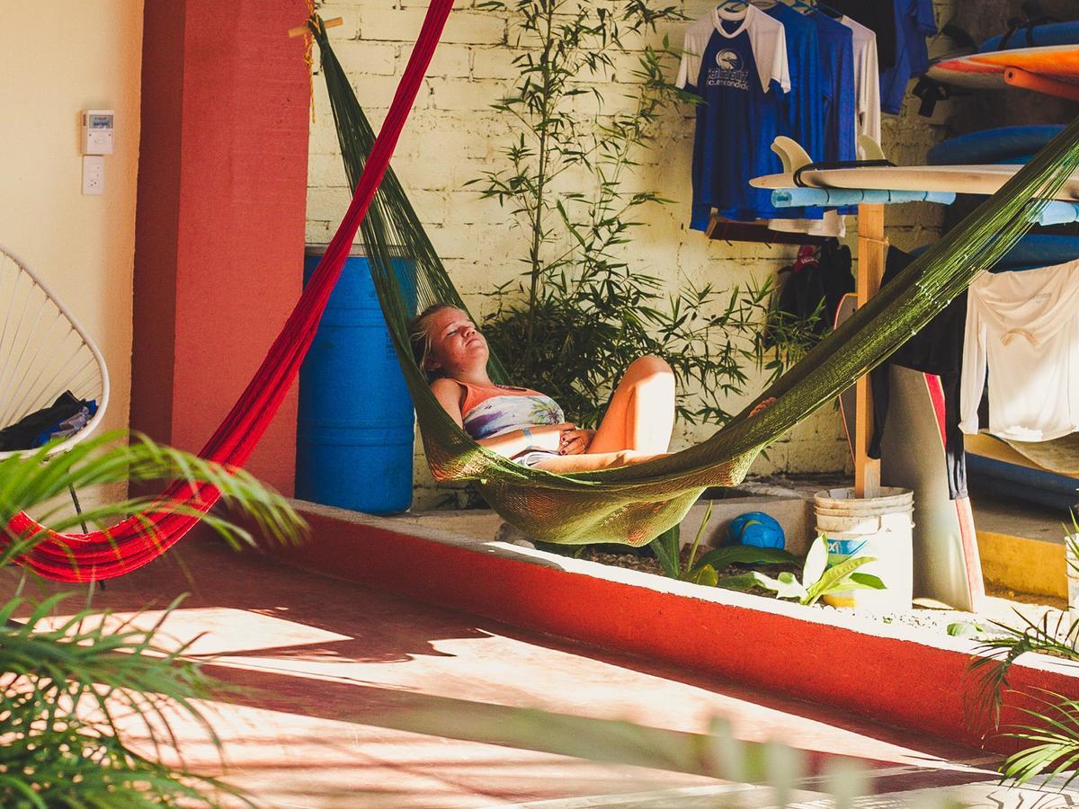 Experiencia Surf Camp Pansiyon Brisas de Zicatela Dış mekan fotoğraf