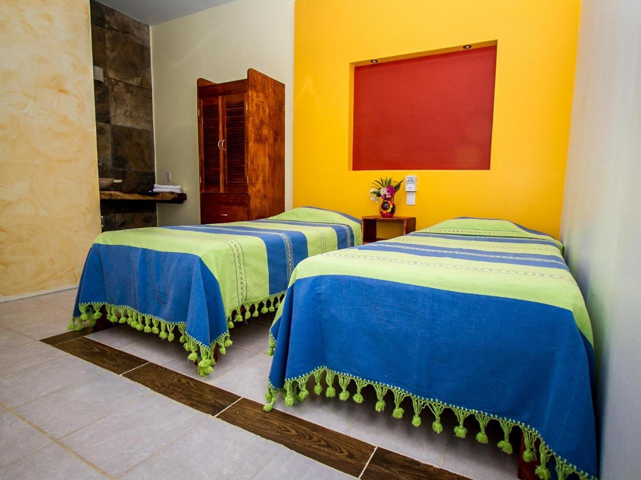 Experiencia Surf Camp Pansiyon Brisas de Zicatela Dış mekan fotoğraf