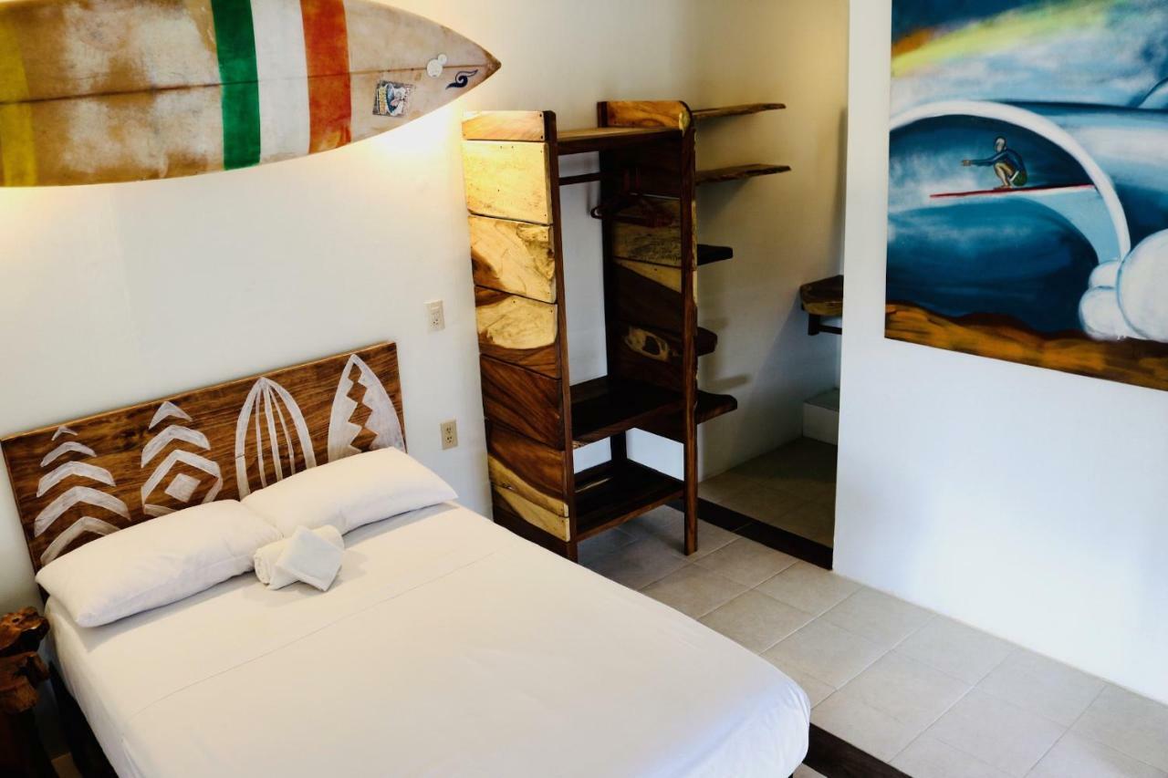 Experiencia Surf Camp Pansiyon Brisas de Zicatela Dış mekan fotoğraf