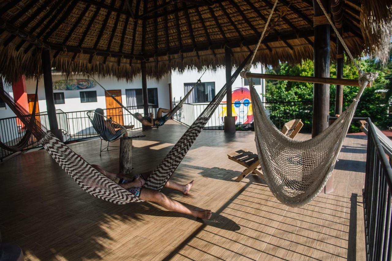 Experiencia Surf Camp Pansiyon Brisas de Zicatela Dış mekan fotoğraf