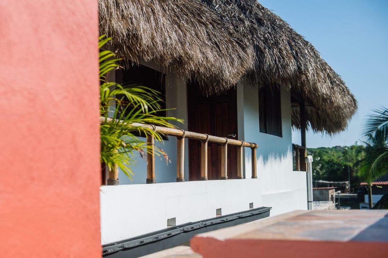 Experiencia Surf Camp Pansiyon Brisas de Zicatela Dış mekan fotoğraf